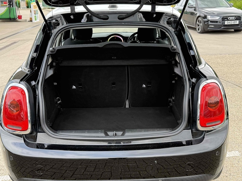 MINI Hatch 1.5 Cooper Auto Euro 6 (s/s) 5dr - U10002898