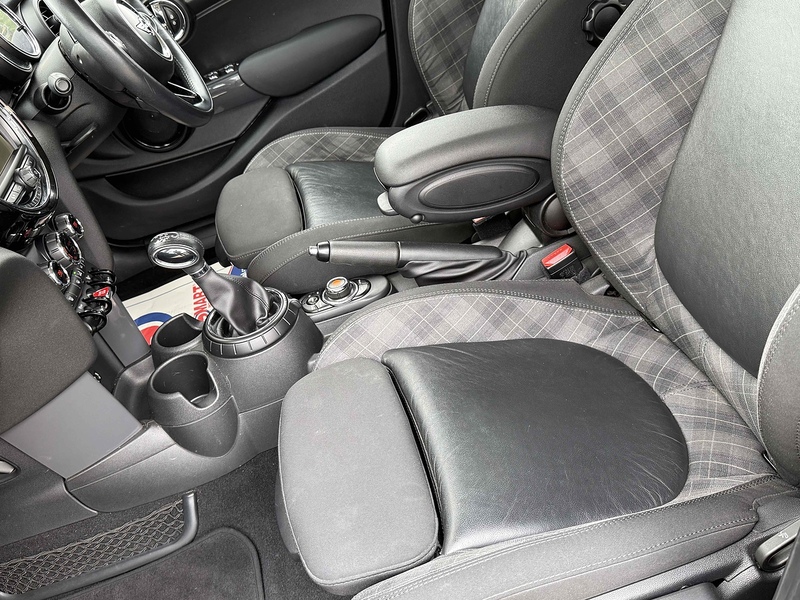 MINI Hatch 1.5 Cooper Auto Euro 6 (s/s) 5dr - U10002898