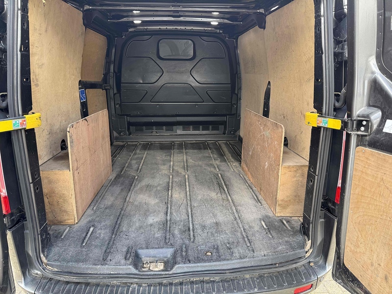 Ford Transit Custom Transit Custom 2.0 300 EcoBlue Limited L1 H1 Euro 6 (s/s) 5dr - U10002921