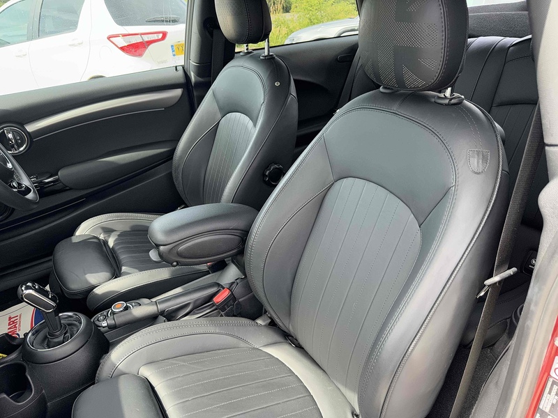 MINI Hatch Hatch 1.5 Cooper Exclusive Steptronic Euro 6 (s/s) 3dr - U10002958