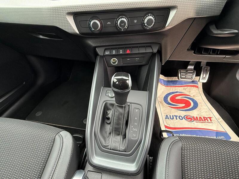 Audi A1 1.0 TFSI 30 S line Sportback S Tronic Euro 6 (s/s) 5dr - U10002961