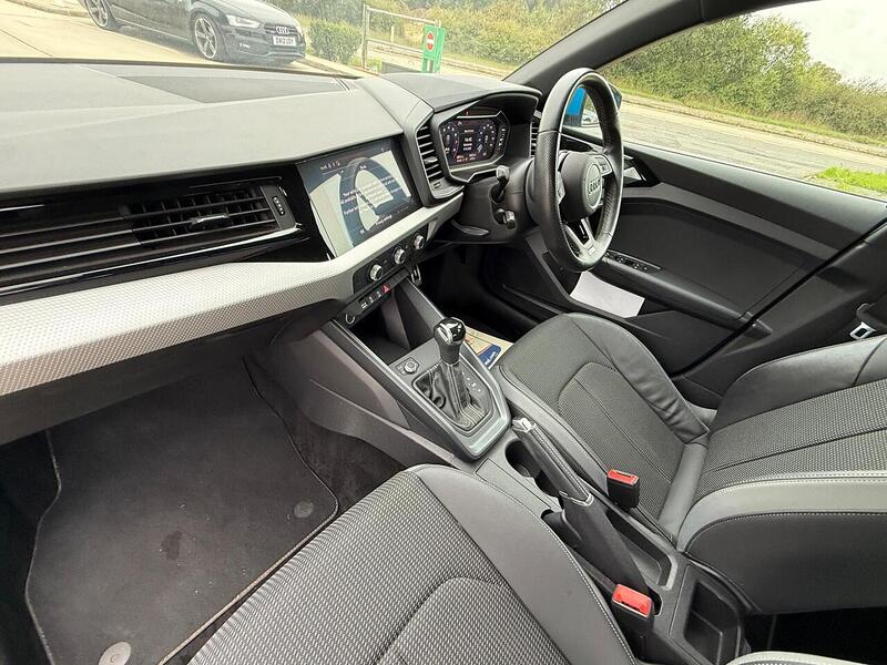 Audi A1 1.0 TFSI 30 S line Sportback S Tronic Euro 6 (s/s) 5dr - U10002961