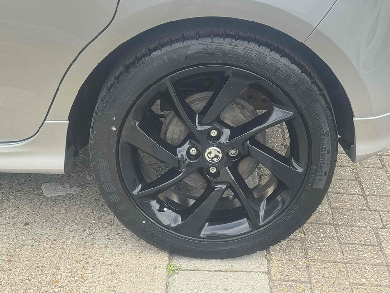 Vauxhall Corsa Corsa 1.4i ecoTEC SRi VX Line Nav Black Euro 6 5dr - U10002968