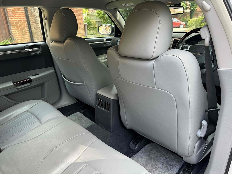 Chrysler 300C 3.0 CRD V6 Saloon 4dr Diesel Automatic (215 g/km, 218 bhp) - U10002983