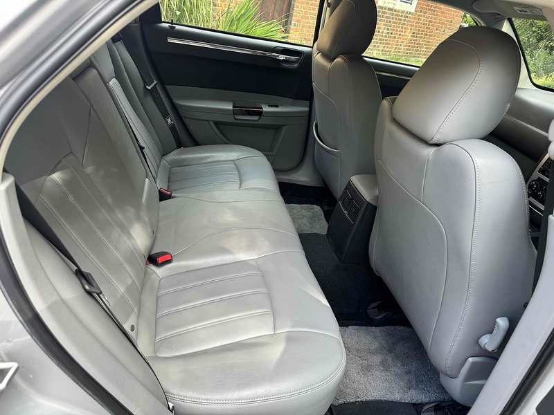 Chrysler 300C 3.0 CRD V6 Saloon 4dr Diesel Automatic (215 g/km, 218 bhp) - U10002983