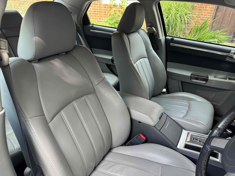 Chrysler 300C 3.0 CRD V6 Saloon 4dr Diesel Automatic (215 g/km, 218 bhp) - U10002983