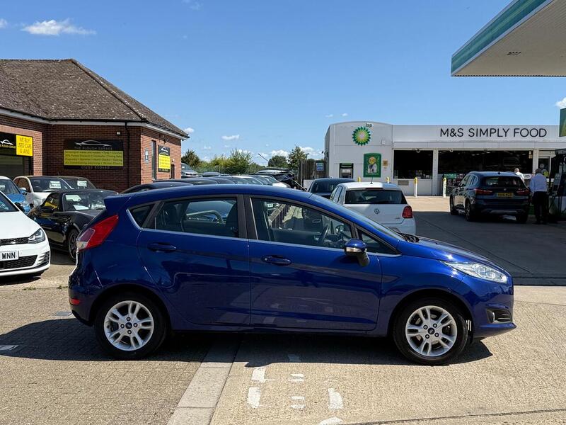 Ford Fiesta 1.25 Zetec Hatchback 5dr Petrol Manual Euro 6 (82 ps) - U10003003
