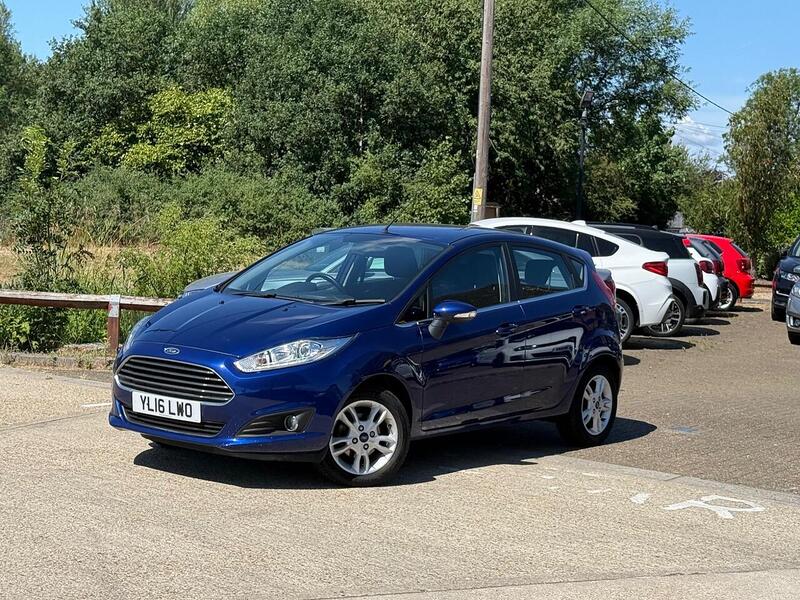 Ford Fiesta 1.25 Zetec Hatchback 5dr Petrol Manual Euro 6 (82 ps) - U10003003