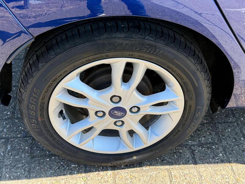 Ford Fiesta 1.25 Zetec Hatchback 5dr Petrol Manual Euro 6 (82 ps) - U10003003