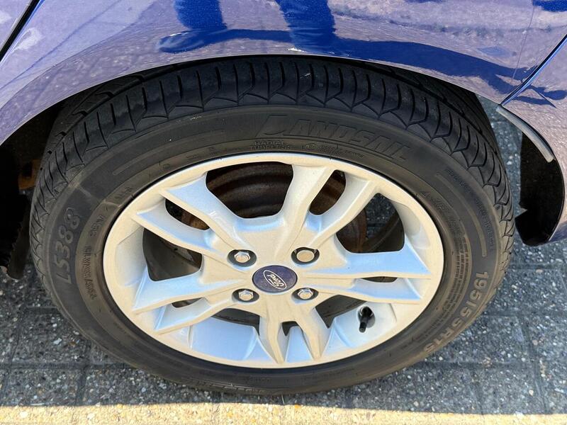 Ford Fiesta 1.25 Zetec Hatchback 5dr Petrol Manual Euro 6 (82 ps) - U10003003