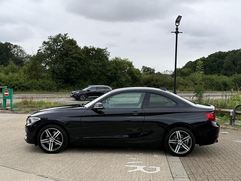 BMW 2 Series 2.0 220i Sport Coupe 2dr Petrol Auto Euro 6 (s/s) (184 ps) - U10003011