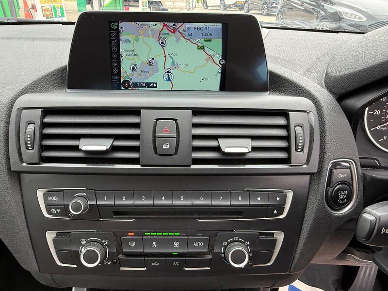 BMW 2 Series 2.0 220i Sport Coupe 2dr Petrol Auto Euro 6 (s/s) (184 ps) - U10003011