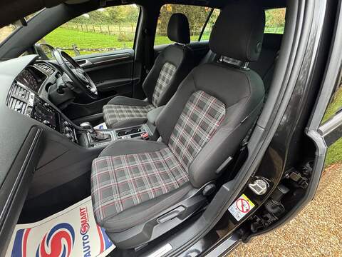 Volkswagen Golf 2.0 TSI GPF GTI Performance Hatchback 5dr Petrol DSG Euro 6 (s/s) (245 ps) - U10003013