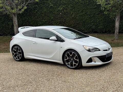 Vauxhall Astra GTC 2.0T VXR Coupe 3dr Petrol Manual Euro 5 (s/s) (280 ps) - U10003016