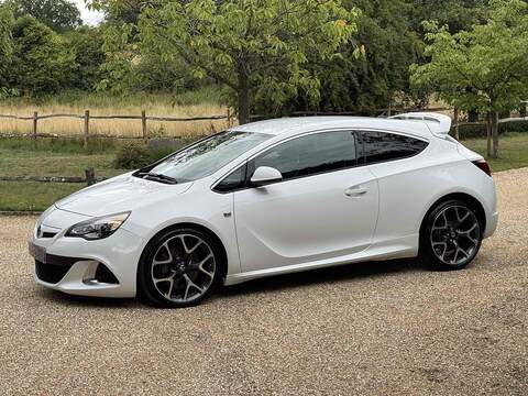 Vauxhall Astra GTC 2.0T VXR Coupe 3dr Petrol Manual Euro 5 (s/s) (280 ps) - U10003016