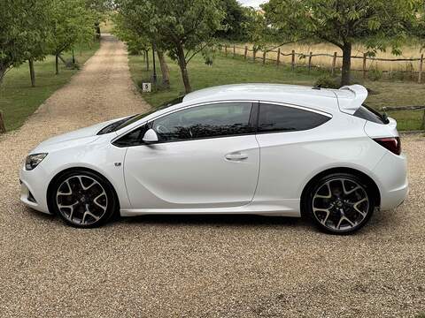 Vauxhall Astra GTC 2.0T VXR Coupe 3dr Petrol Manual Euro 5 (s/s) (280 ps) - U10003016