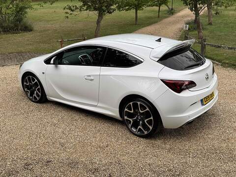 Vauxhall Astra GTC 2.0T VXR Coupe 3dr Petrol Manual Euro 5 (s/s) (280 ps) - U10003016