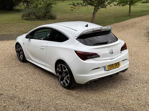 Vauxhall Astra GTC 2.0T VXR Coupe 3dr Petrol Manual Euro 5 (s/s) (280 ps) - U10003016