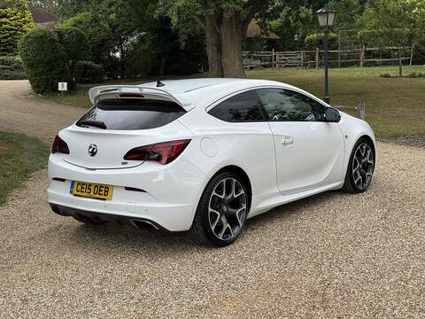 Vauxhall Astra GTC 2.0T VXR Coupe 3dr Petrol Manual Euro 5 (s/s) (280 ps) - U10003016
