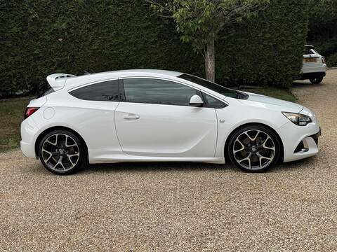 Vauxhall Astra GTC 2.0T VXR Coupe 3dr Petrol Manual Euro 5 (s/s) (280 ps) - U10003016
