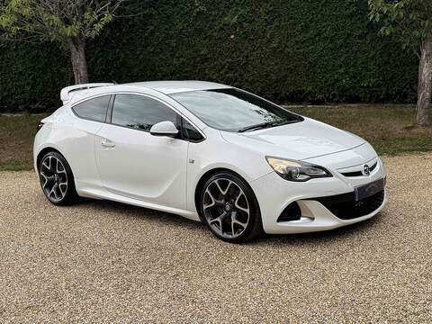 Vauxhall Astra GTC 2.0T VXR Coupe 3dr Petrol Manual Euro 5 (s/s) (280 ps) - U10003016