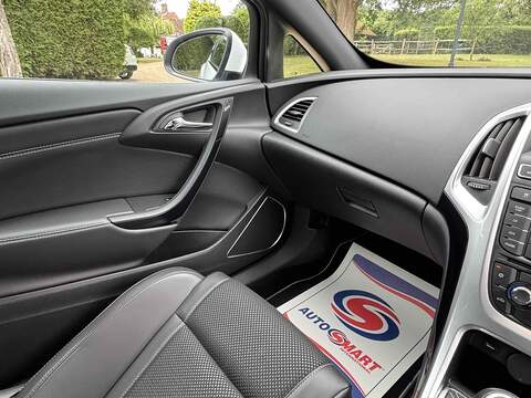 Vauxhall Astra GTC 2.0T VXR Coupe 3dr Petrol Manual Euro 5 (s/s) (280 ps) - U10003016