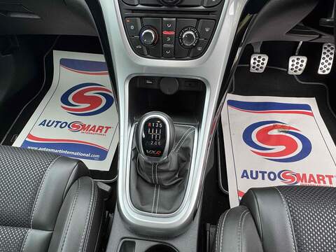 Vauxhall Astra GTC 2.0T VXR Coupe 3dr Petrol Manual Euro 5 (s/s) (280 ps) - U10003016