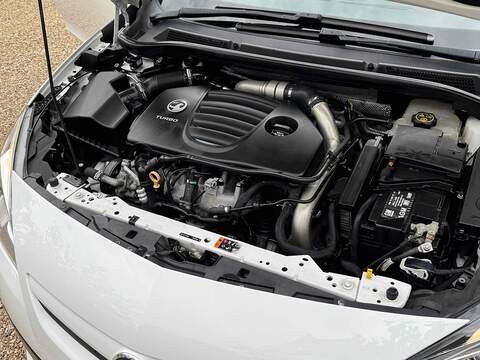 Vauxhall Astra GTC 2.0T VXR Coupe 3dr Petrol Manual Euro 5 (s/s) (280 ps) - U10003016