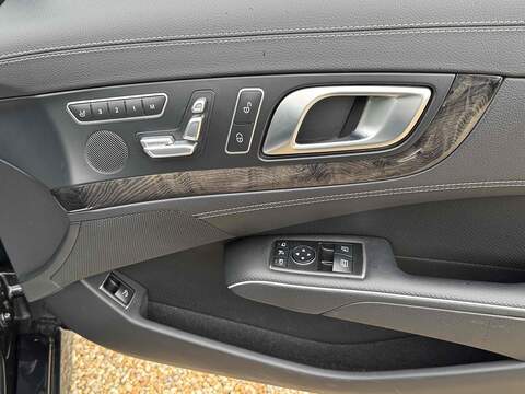 Mercedes-Benz SL 3.5 SL350 V6 BlueEfficiency Convertible 2dr Petrol G-Tronic Euro 5 (s/s) (306 ps) - U10003023