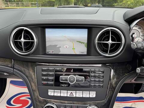 Mercedes-Benz SL 3.5 SL350 V6 BlueEfficiency Convertible 2dr Petrol G-Tronic Euro 5 (s/s) (306 ps) - U10003023