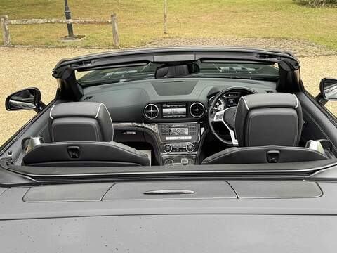 Mercedes-Benz SL 3.5 SL350 V6 BlueEfficiency Convertible 2dr Petrol G-Tronic Euro 5 (s/s) (306 ps) - U10003023