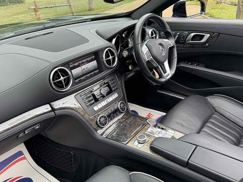 Mercedes-Benz SL 3.5 SL350 V6 BlueEfficiency Convertible 2dr Petrol G-Tronic Euro 5 (s/s) (306 ps) - U10003023