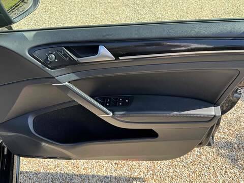 Volkswagen Golf 2.0 TSI R Hatchback 5dr Petrol DSG 4Motion Euro 6 (s/s) (310 ps) - U10003028