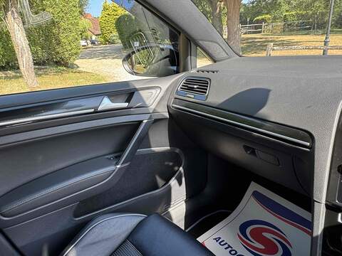 Volkswagen Golf 2.0 TSI R Hatchback 5dr Petrol DSG 4Motion Euro 6 (s/s) (310 ps) - U10003028