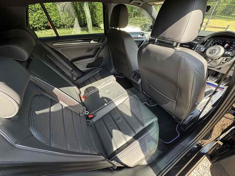 Volkswagen Golf 2.0 TSI R Hatchback 5dr Petrol DSG 4Motion Euro 6 (s/s) (310 ps) - U10003028