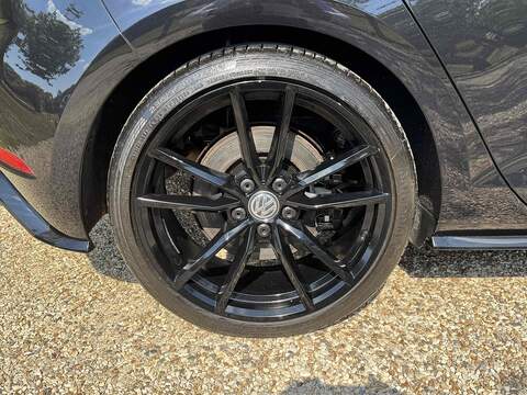 Volkswagen Golf 2.0 TSI R Hatchback 5dr Petrol DSG 4Motion Euro 6 (s/s) (310 ps) - U10003028