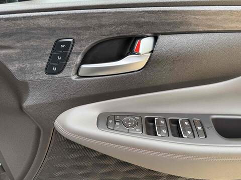 Hyundai Santa Fe 2.2 CRDi Premium SE SUV 5dr Diesel Auto 4WD Euro 6 (s/s) 7 Seat (200 ps) - U10003031