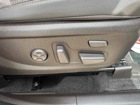 Hyundai Santa Fe 2.2 CRDi Premium SE SUV 5dr Diesel Auto 4WD Euro 6 (s/s) 7 Seat (200 ps) - U10003031