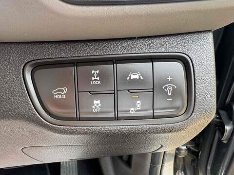 Hyundai Santa Fe 2.2 CRDi Premium SE SUV 5dr Diesel Auto 4WD Euro 6 (s/s) 7 Seat (200 ps) - U10003031