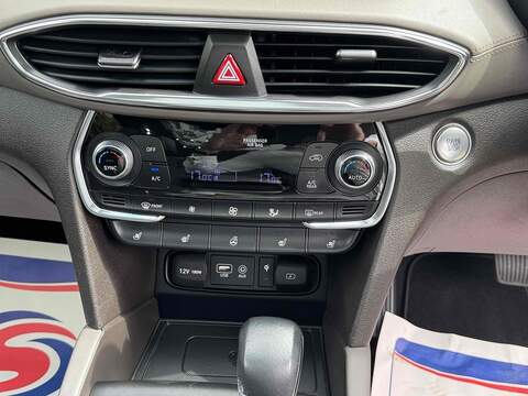 Hyundai Santa Fe 2.2 CRDi Premium SE SUV 5dr Diesel Auto 4WD Euro 6 (s/s) 7 Seat (200 ps) - U10003031