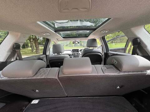Hyundai Santa Fe 2.2 CRDi Premium SE SUV 5dr Diesel Auto 4WD Euro 6 (s/s) 7 Seat (200 ps) - U10003031