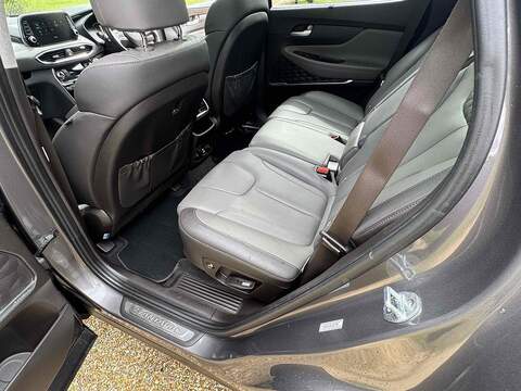 Hyundai Santa Fe 2.2 CRDi Premium SE SUV 5dr Diesel Auto 4WD Euro 6 (s/s) 7 Seat (200 ps) - U10003031