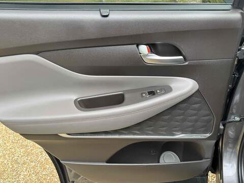 Hyundai Santa Fe 2.2 CRDi Premium SE SUV 5dr Diesel Auto 4WD Euro 6 (s/s) 7 Seat (200 ps) - U10003031