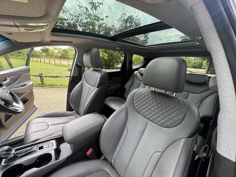 Hyundai Santa Fe 2.2 CRDi Premium SE SUV 5dr Diesel Auto 4WD Euro 6 (s/s) 7 Seat (200 ps) - U10003031