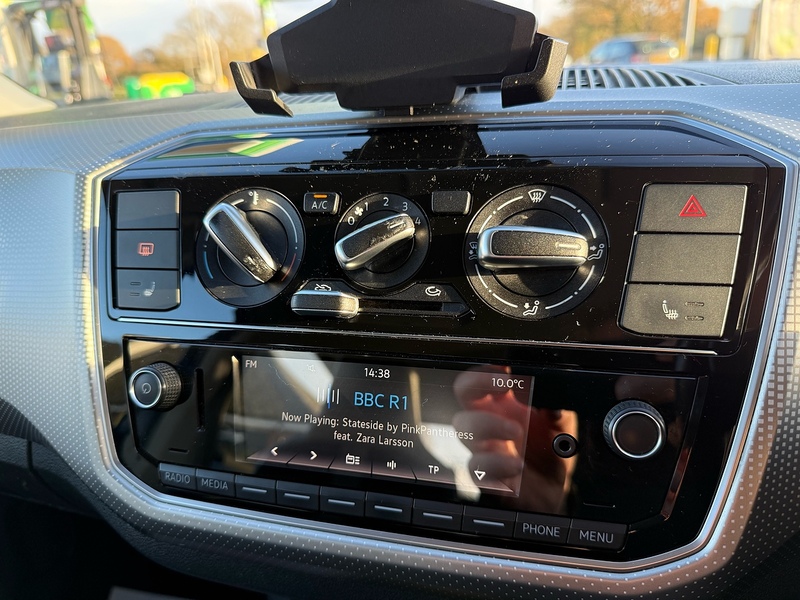 Volkswagen up! 1.0 High up! Hatchback 5dr Petrol Manual Euro 6 (90 ps) - U10003075