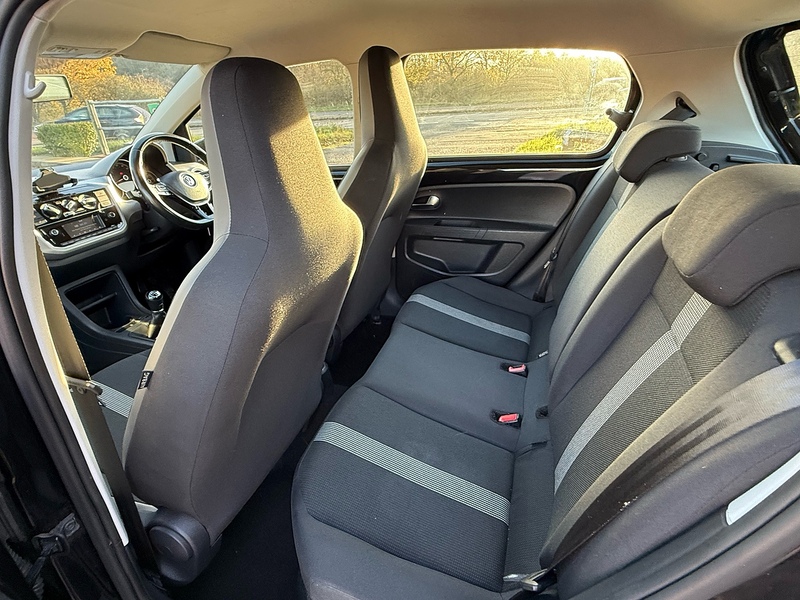 Volkswagen up! 1.0 High up! Hatchback 5dr Petrol Manual Euro 6 (90 ps) - U10003075