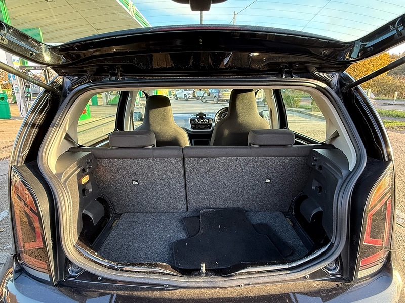 Volkswagen up! 1.0 High up! Hatchback 5dr Petrol Manual Euro 6 (90 ps) - U10003075