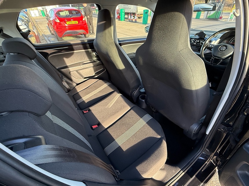 Volkswagen up! 1.0 High up! Hatchback 5dr Petrol Manual Euro 6 (90 ps) - U10003075