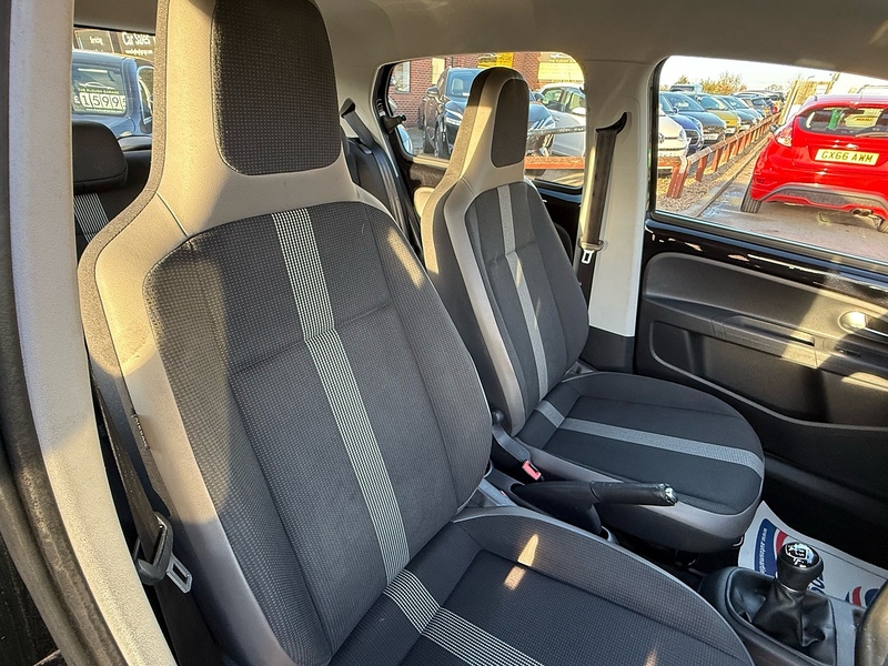 Volkswagen up! 1.0 High up! Hatchback 5dr Petrol Manual Euro 6 (90 ps) - U10003075
