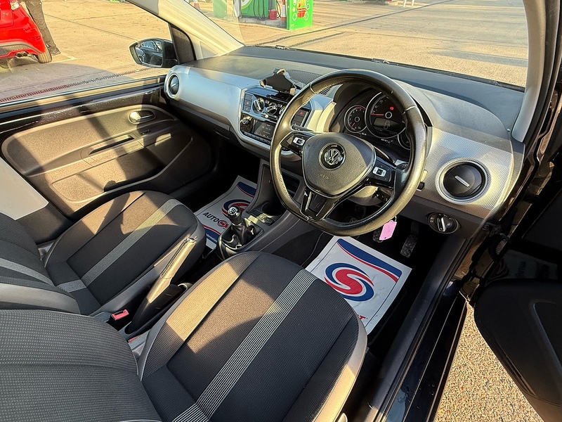 Volkswagen up! 1.0 High up! Hatchback 5dr Petrol Manual Euro 6 (90 ps) - U10003075